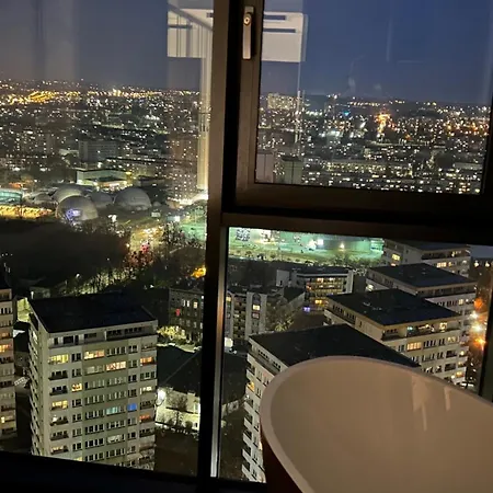 Hanza Tower 22 & Pool