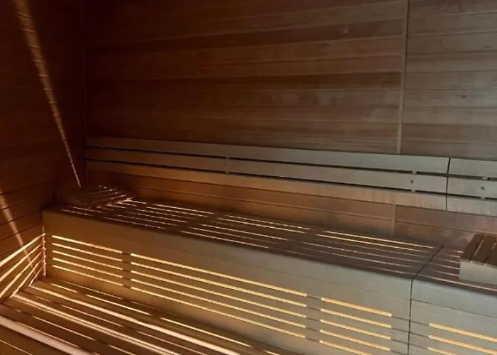 Hanza Tower 22 & Pool